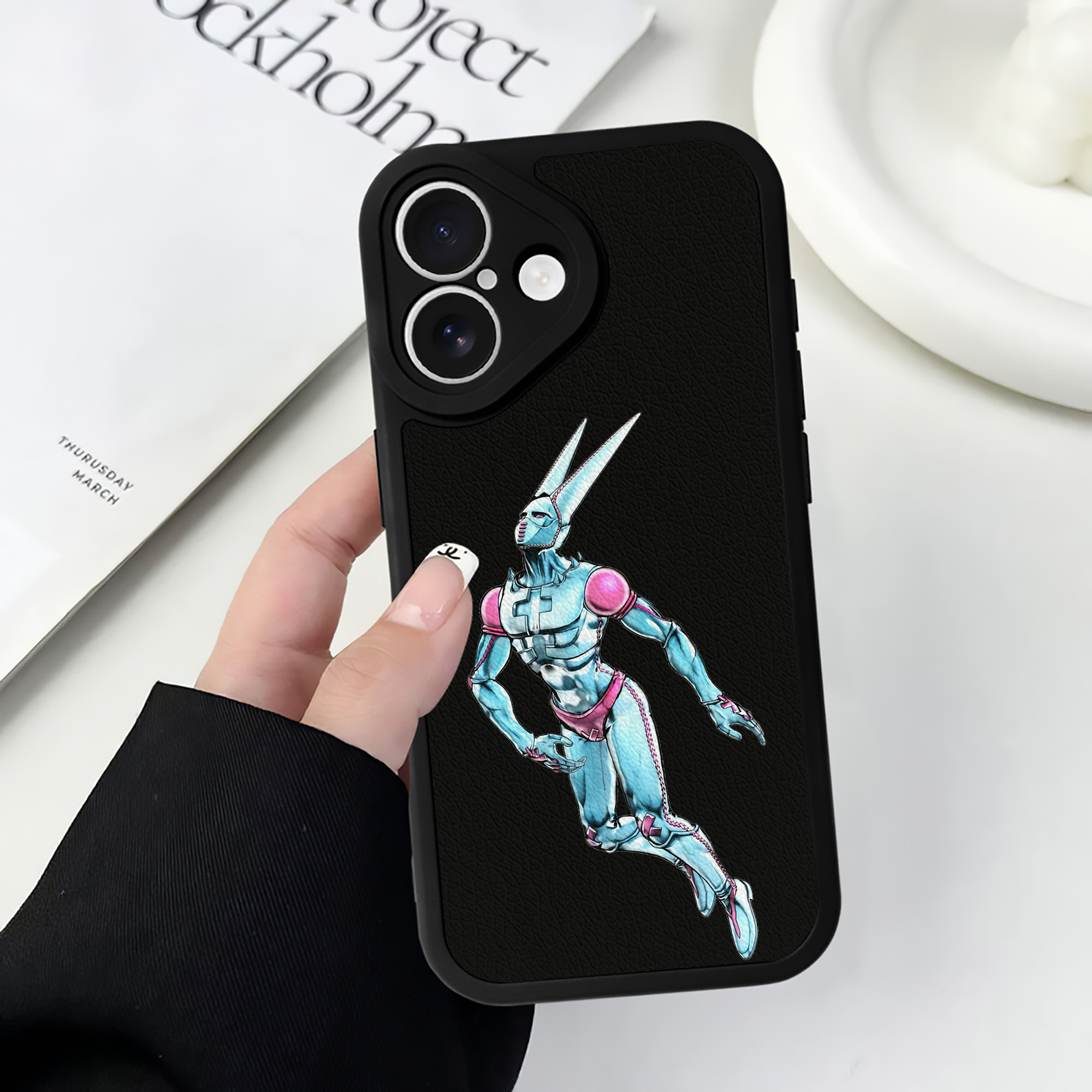 （画像用） ジョジョの奇妙な冒険 JoJo's Bizarre Adventure 【iPhone 16シリーズ対応】シリコンスマホケース（レザー調） 材質：シリコン